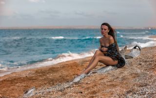 BİKİNİLİ LATİN KIZLAR