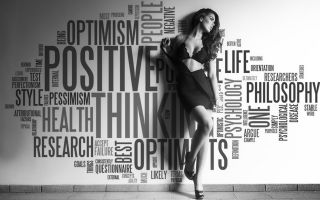 Güzel kızlar acımasız seks istiyor!