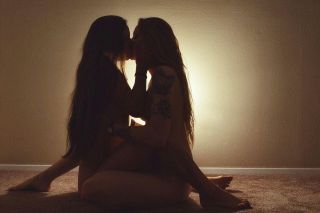 lezbiyen kıza lez numarası yaptım