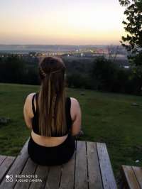 Arkadan Veren Şık Escort Derin