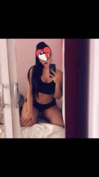 Dolgun göğüslere sahip Şırına