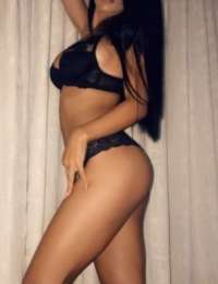 Esmer tenli escort Gönül