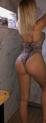 Gizemli seks yaşatan Ahu