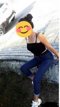 Keyif alırken karşılık veren Ela