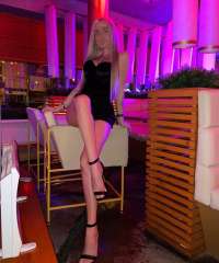 Kışkırtıcı tavırları olan Jale