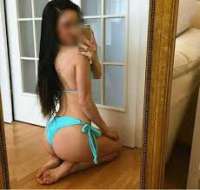 Profesyonel davranan bayan Hande