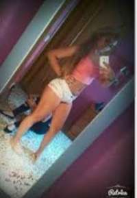 Profesyonel tarzi olan bayan Duygu