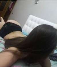 Pürüzsüz göğüslere sahib Jasmin