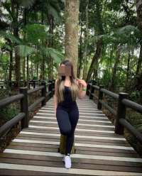 Samimi haraketlerde bulunan Raziye