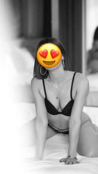  Sevdiğine karşı çok saygılı ve sakit Damla