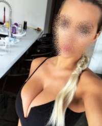 Şık ve bakımlı bayan Hayal