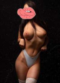 Süt gibi vajinası olan Diyana