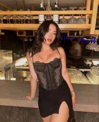 Tam bir yatak partneri İrina