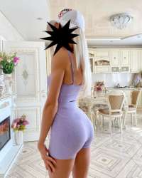 Vücut yapısı güzel Yonca