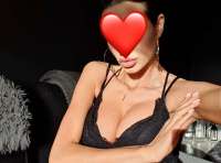 Yatak odasında eğlenmeyi seven Sila