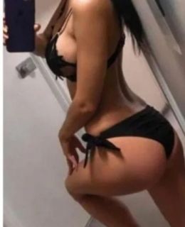 Gece fantezileri yaşatan Aylin