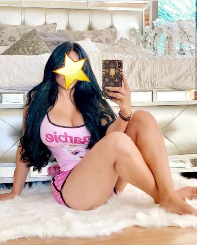 Mersinde yeni balıketli güzel Çiğdem