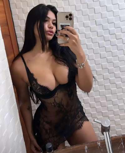 Özgüvenli ve gizemli bayan Helga