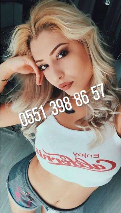 Sarışın genc fıstık Sibel