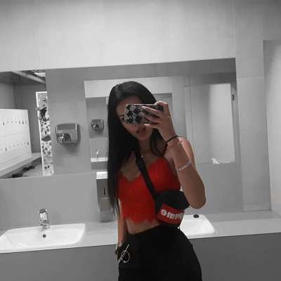 Seksi bir minyon escort Solmaz