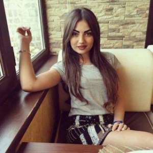 Ateşli bedeni olan Nazlı