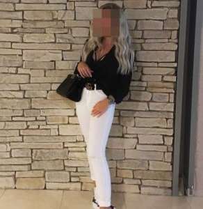 Bakımlı ve çekici escort Roza