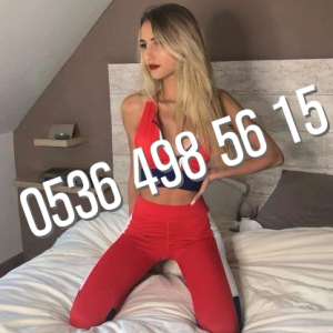 Bakışları üzerine çekmeyi seven Bade