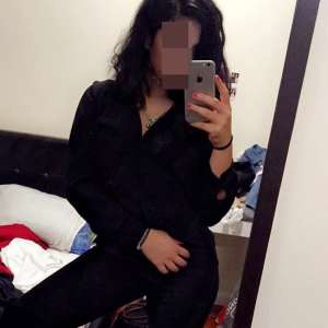 Büyülü havasını bedeninde taşıyan Zehra