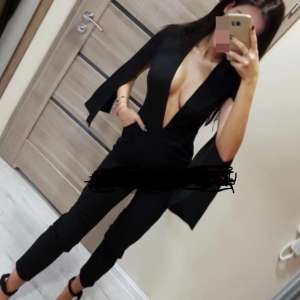 Dört gözle bekleyen escort Nejla