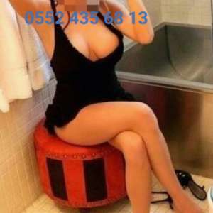 Hayallerinizdeki ön sevişmeyi gerçekleşdiren escort Sude
