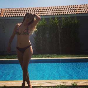 Her istediğinizi yapacak Hadise