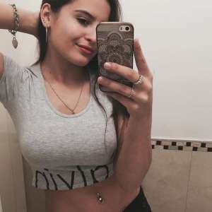 Kusursuz bedene sahip Derya