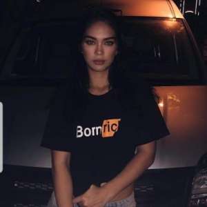 Mutlu olmaya deyer veren Nihal