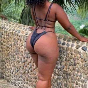 Nefes kesici fantezileri olan Necla