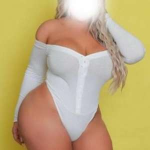 Partnerine unutulmaz bir gece yaşatan Asu