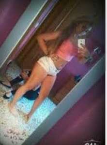 Profesyonel tarzi olan bayan Duygu