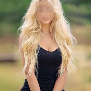 Seksi İran kadını Leyla