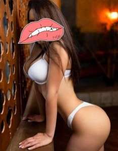 Süt gibi vajinası olan Diyana