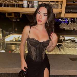 Tam bir yatak partneri İrina