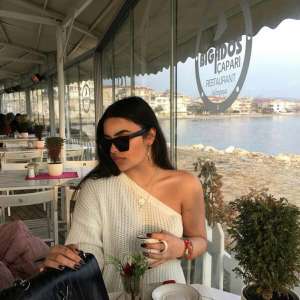 Vazgeçmeyeceğiniz escort bayan Hadise