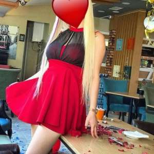 Yüz ve vücut güzelliği olan Alsu